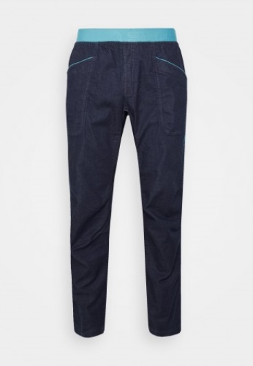 Cave Bleue La Voiture De Sport